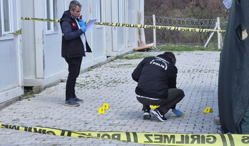 Bacanaklar Arasında Silahlı Kavga: 2 Yaralı