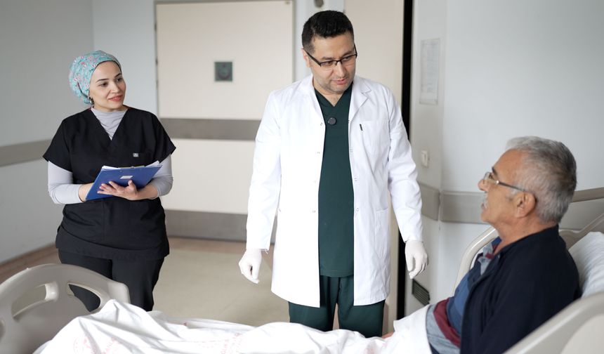 Bağırsak Kanserine Kapalı Ameliyatla Müdahale: MEAH'ta Hızlı İyileşme Dönemi