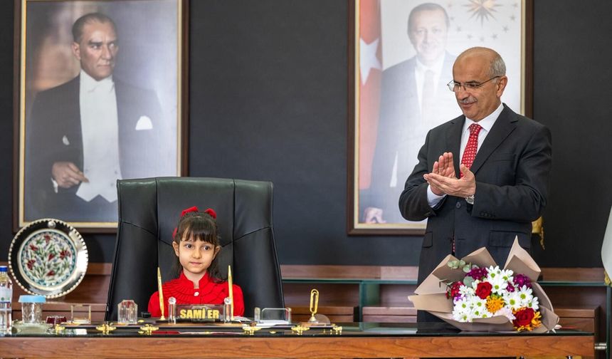 Başkan Sami Er Koltuğunu Ece Sayar'a Devretti