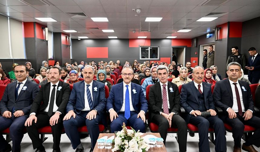 En İyi Narkotik Polisi Anne Eğitim Programı Malatya İnönü Ortaokulu'nda Gerçekleştirildi