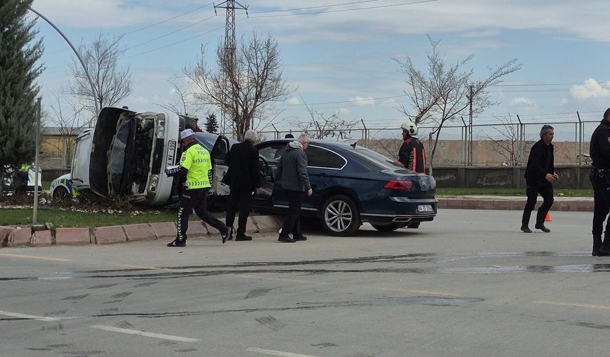 Malatya'da İki Araç Çarpıştı: Kazada 3 Kişi Yaralandı