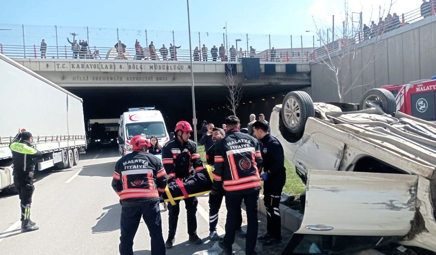 Malatya'da Otomobil Ters Döndü: 1 Yaralı