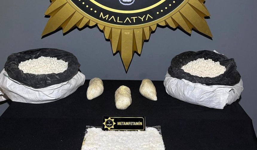 Şeker Çuvalından Zehir Çıktı: 3 Kilo Metamfetaminle Yakalandı