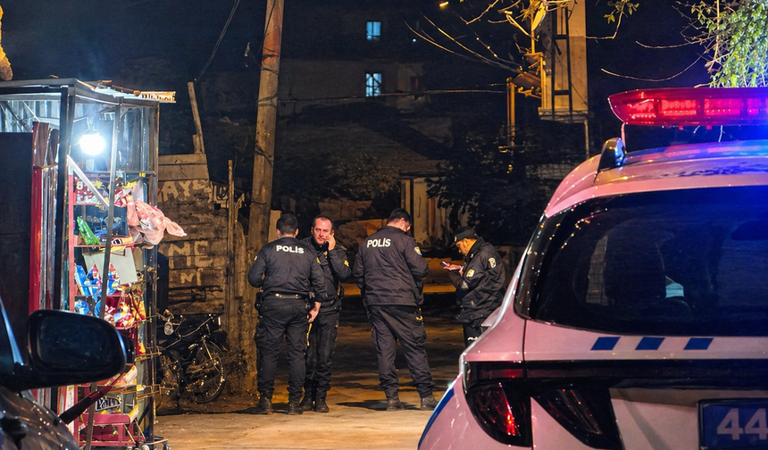 Sokak Kavgası Kanlı Bitti: 14 Yaşındaki Çocuk Bıçaklandı