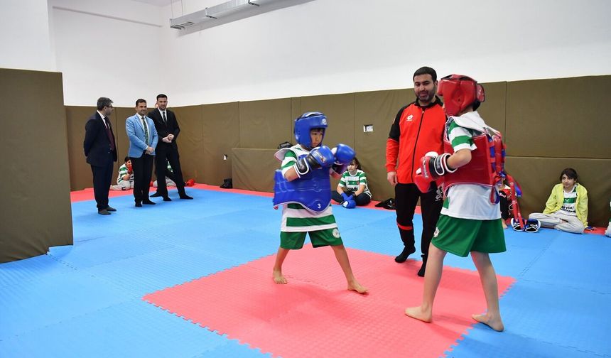 Yeşilyurt Belediye'sinden İkizce'ye Modern Spor Salonu Yatırımı