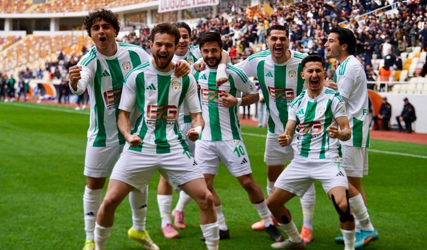 Yeşilyurtspor'dan Gol Şov! Rakibe Sahada Nefes Aldırmadı