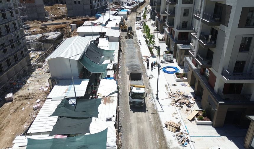 Akpınar'da Bayram Mesaisi: Battalgazi Belediyesi Yolu Yayalara Açtı