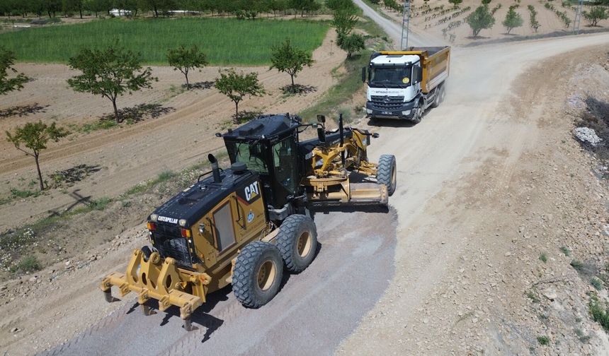 Battalgazi'de Mahalle Yollarında Ulaşım Atağı