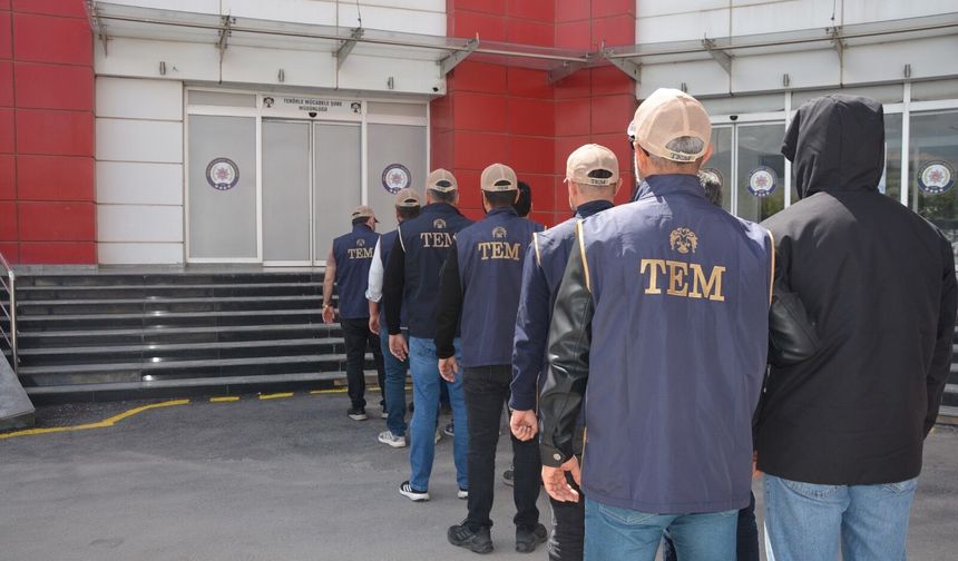 FETÖ'nün Emniyet Mahrem Yapılanmasına Darbe: 17 İlde Operasyon, 23 Gözaltı