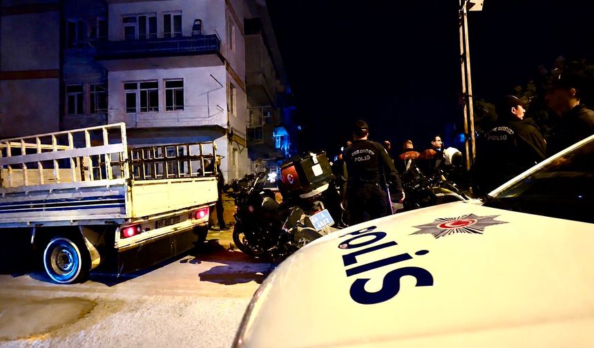 İki Ayrı Kavgada 2 Kişi Bıçakla Yaralandı
