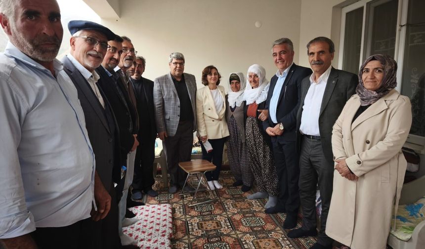 İYİ Parti'den Anneler Günü Ziyareti