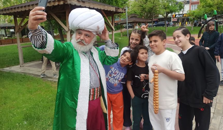 Nasreddin Hoca'dan, Deprem Korkusu Yaşayan Çocuklara Moral