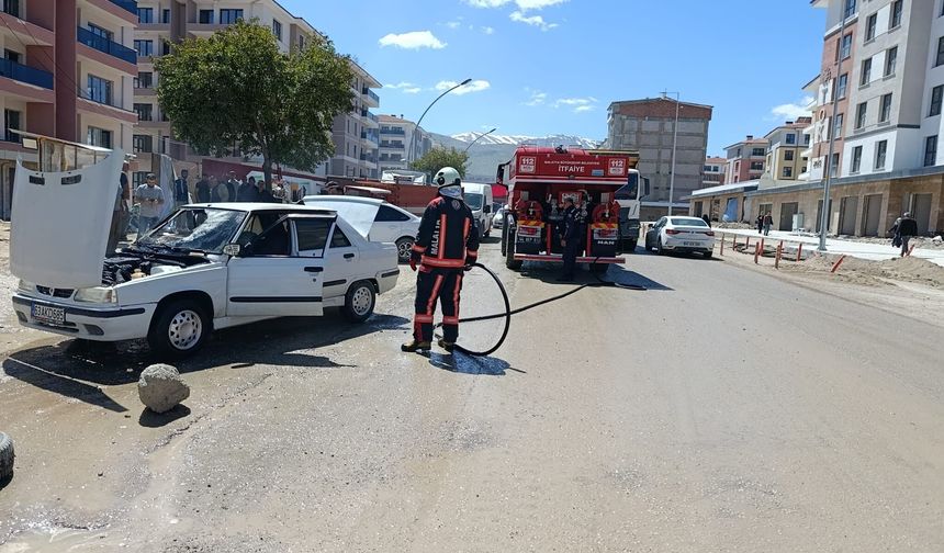 Turgut Temelli Caddesi'nde Araç Yangını Paniği