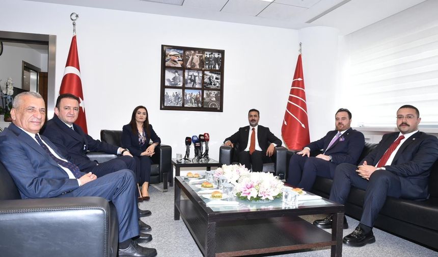 Yıldırım'dan Siyasi Partilere Bayram Turu: 'Siyasi Partiler Yargı Eliyle Dizayn Edilmemeli'