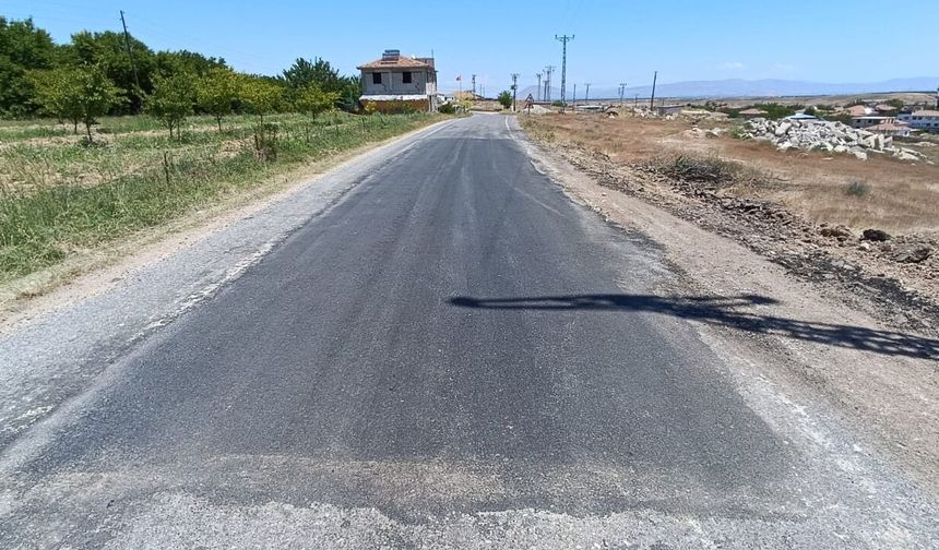 Akçadağ'da Yol Seferberliği Sürüyor