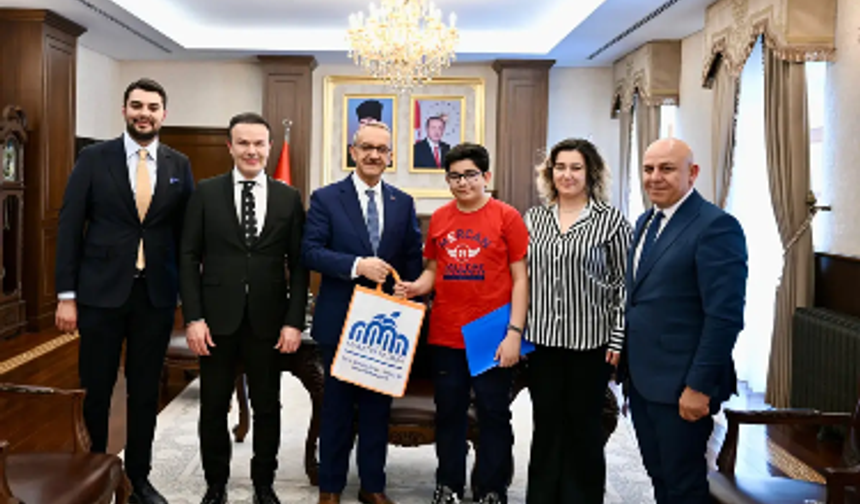 Dünya Birincisi Öğrenci Vali Yavuz Tarafından Kabul Edildi
