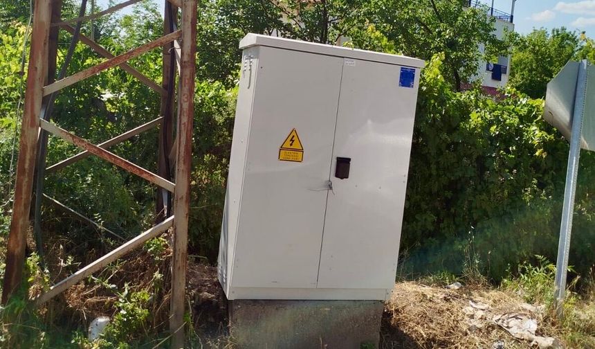 Fırat EDAŞ'tan Açık Elektrik Panosuna Hızlı Müdahale