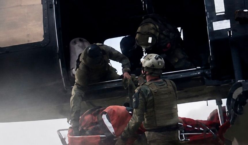 Mahsur Kalan Vatandaş Askeri Helikopterle Kurtarıldı