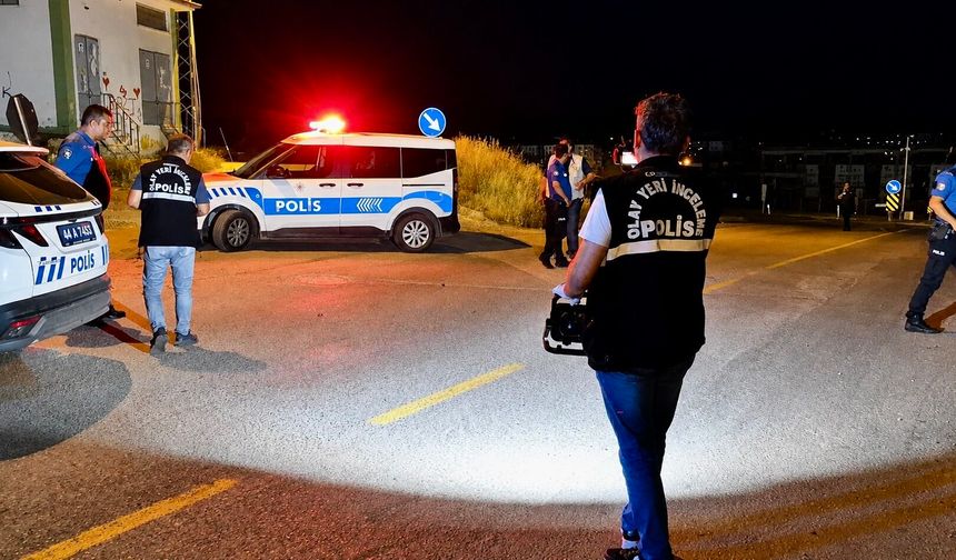 Sokak Ortasında Silahlı Saldırı: 2 Yaralı