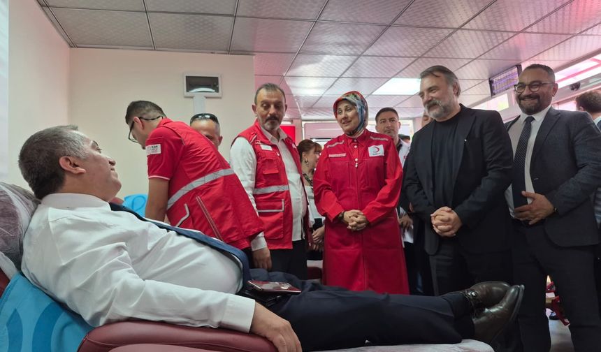 Türk Kızılayı'ndan Malatya'da Anlamlı Adım: Oktay Kaynarca'nın İsmi Kan Alma Birimine Verildi