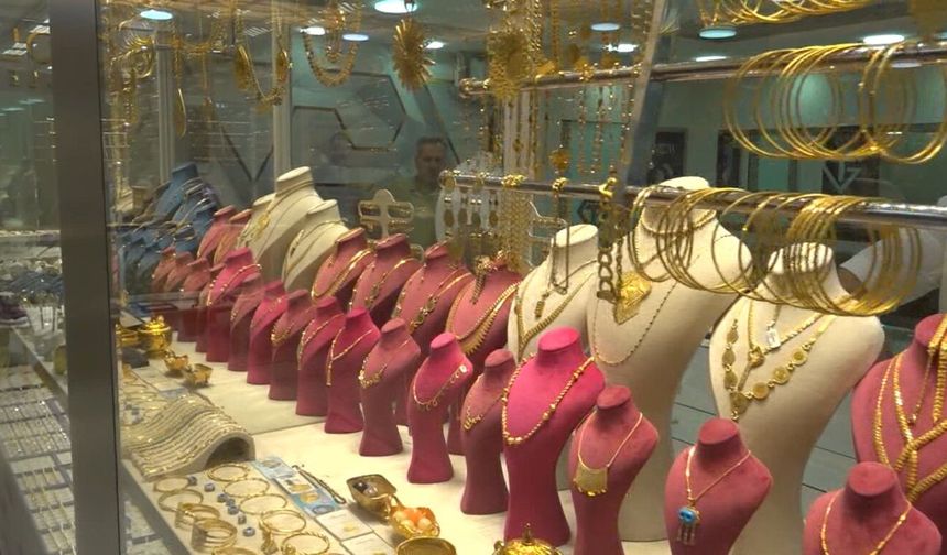 Altın fiyatlarındaki yükseliş evlenecek çiftleri zorluyor