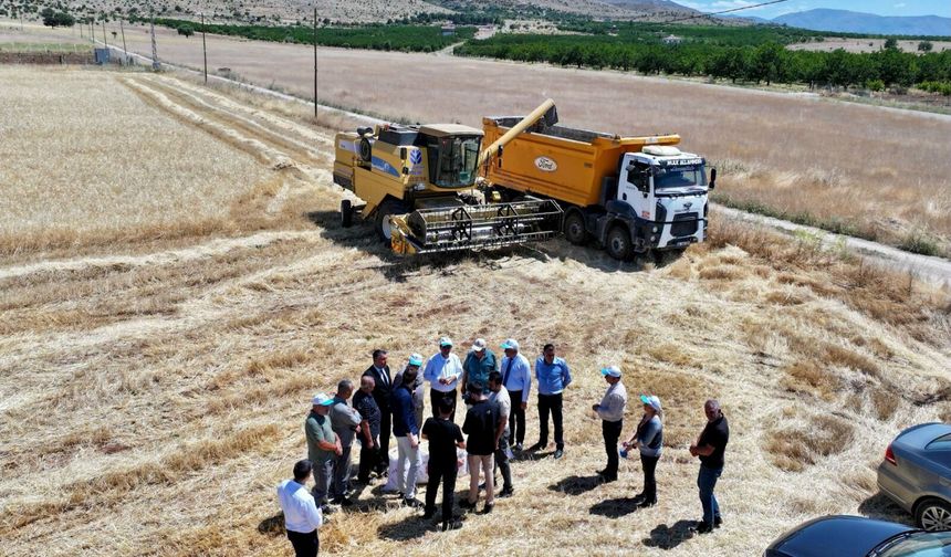 Başkan Geçit, 'Üreticilerimize Ücretsiz Arpa Dağıtımı Yapacağız'