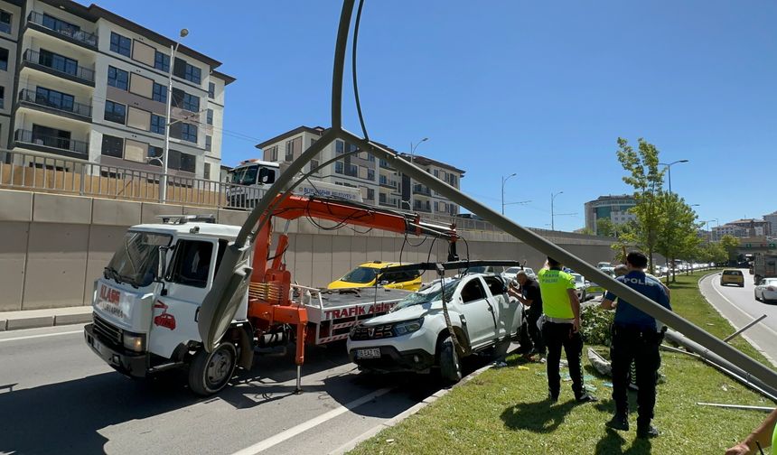 Battalgazi Alt Geçidinde Kaza: 3 Yaralı