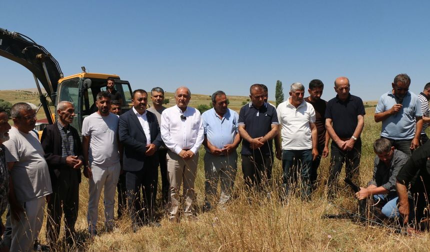 Delihasanyurdu Mahallesi'nde Taziye Evi İçin İlk Kazma Vuruldu