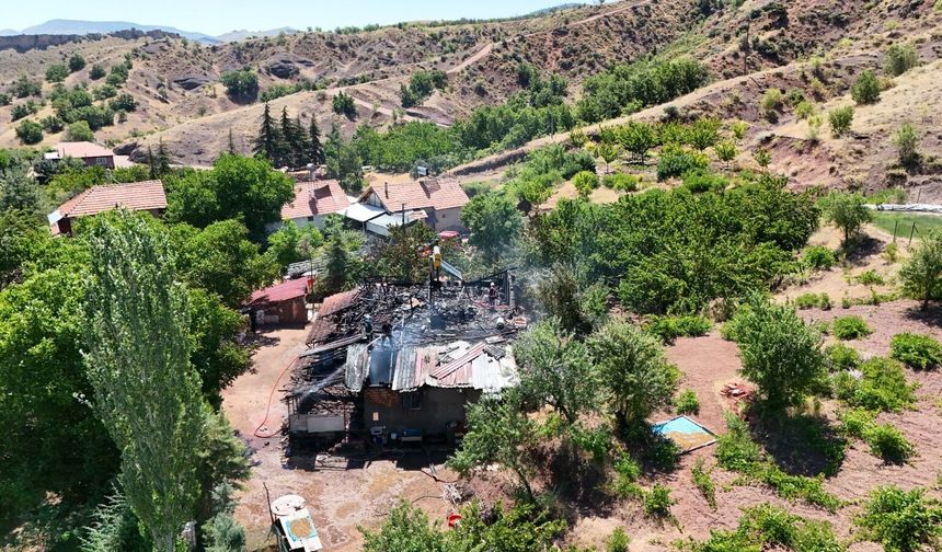 Hekimhan'da Çıkan Yangında Ev Kullanılamaz Hale Geldi