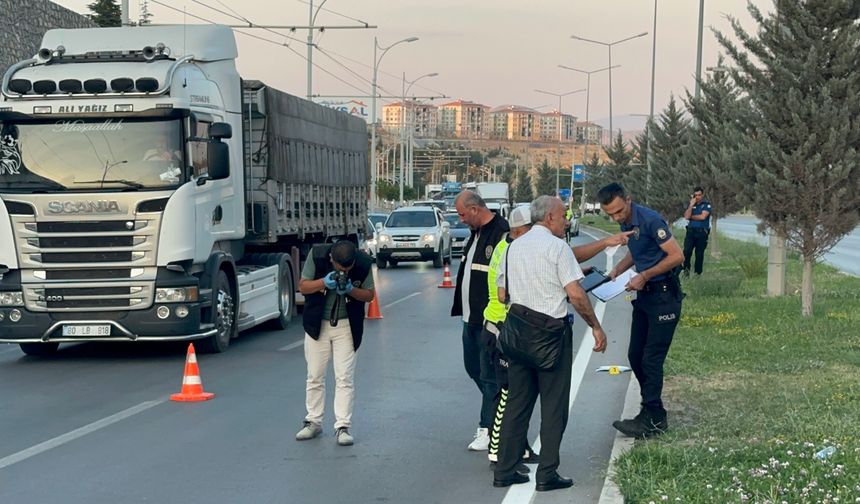 Karşıya Geçmek İsterken Canından Oldu