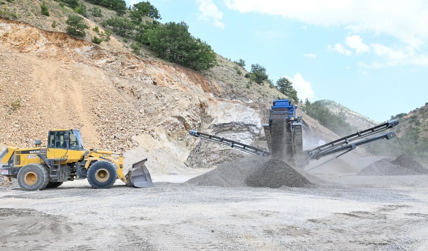 Malatya'da Mobil Konkasörlerle Yol Hizmetine Hız