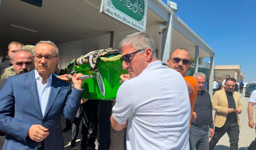 Rektör Bentli Annesini Son Yolculuğuna Uğurladı