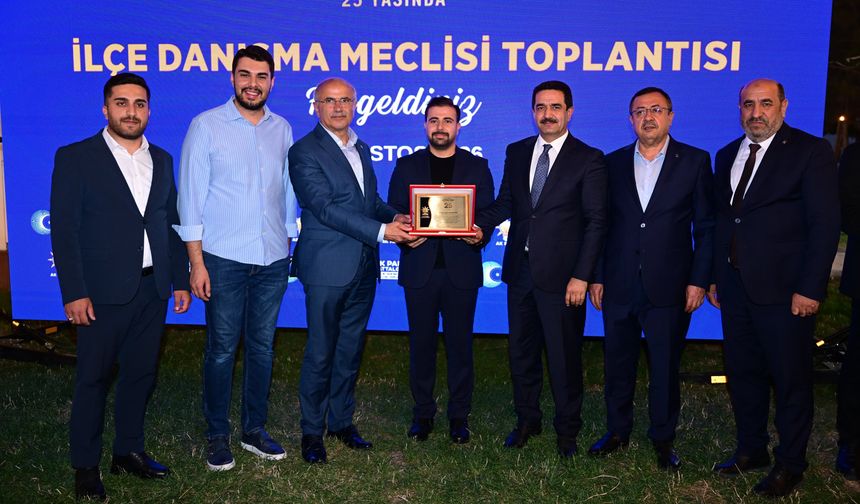 AK Parti Battalgazi Teşkilatı 25. Kuruluş Yılını Vefa Buluşmasıyla Kutladı