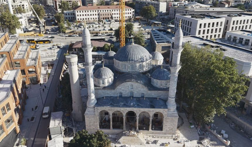Başkan Taşkın ve Milletvekili Babacan Yeni Cami'deki Çalışmaları İnceledi