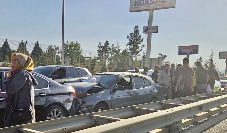 Beylerderesi Viyadüğü'nde 5 Araçlı Zincirleme Kaza: 1 Yaralı