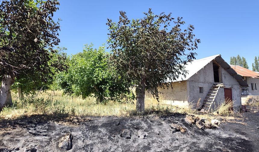 Darende'de Yerleşim Yerine Yakın Yangın Korkuttu