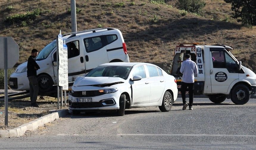 Hekimhan'da trafik kazası: 2 yaralı
