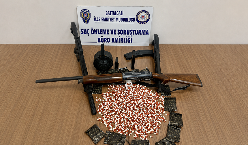 Islak Mendil Görünümlü Poşetlerde 817 Uyuşturucu Hap Ele Geçirildi