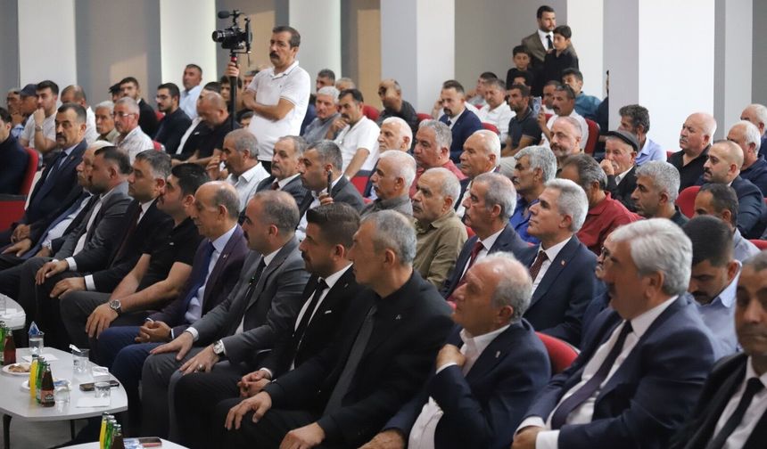MHP Hekimhan'da Efendi Akyüz Yeniden Başkan Seçildi