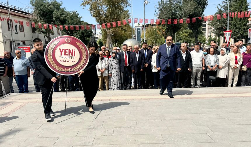 YENİ Parti'den 30 Ağustos'ta İlk Çelenk