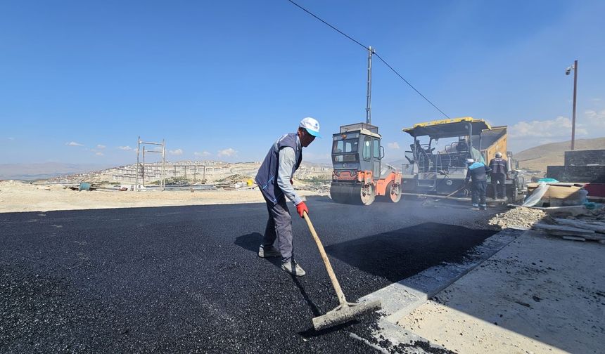 Battalgazi'de Asfalt Mesaisi: Kırsalda 9 Kilometrelik Yol Yenilendi