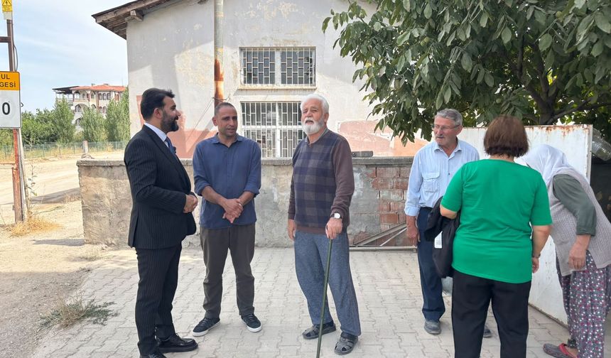 CHP'li Budak'tan Belediyelere Yol Ve Okul Tepkisi
