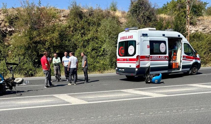 Darende'de Çapa Motoru İle Minibüs Çarpıştı: 1 Yaralı