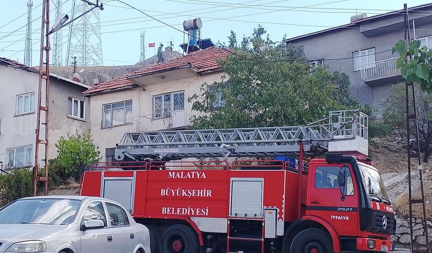 Emekli Öğretmen Evinde Ölü Bulundu