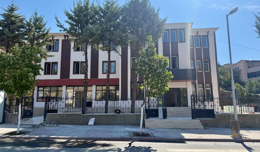 Kuluncak'ın Konaklama Kapasitesini Artıracak Otelde Çalışmalar Sürüyor