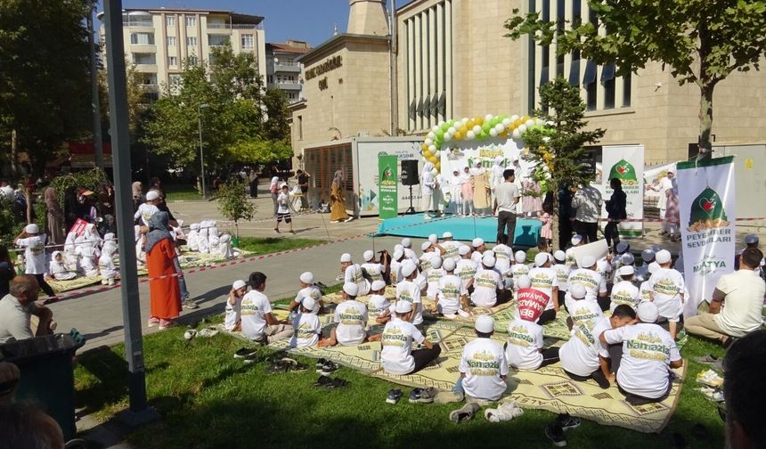 Malatya'da Çocuklardan 'Hayat Namazla Güzeldir' Yürüyüşü
