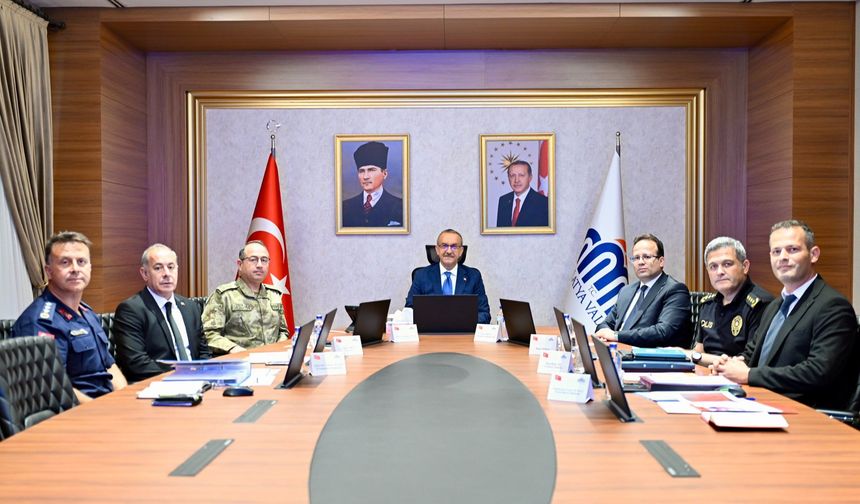 Vali Yavuz Başkanlığında Güvenlik Toplantısı: Bir Haftada 398 Olay Aydınlatıldı