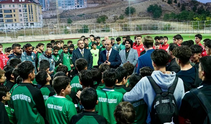 Başkan Geçit'ten Yeşilyurtspor Altyapısına Moral Ziyareti!
