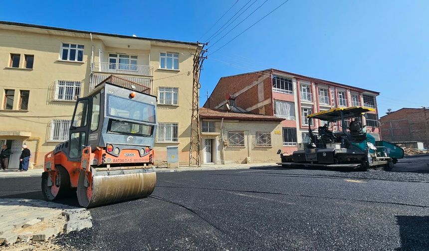 Battalgazi'de TOKİ Konutlarının Bağlantı Yolları Asfaltlandı