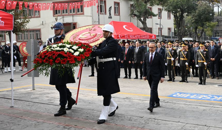Malatya'da 29 Ekim Cumhuriyet Bayramı kutlamaları başladı